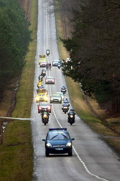 There more cars than riders in the break of the day.