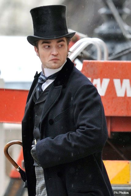 Robert Pattinson filming Bel Ami in Budapest, Hungary - Twilight, RPatz, on set - Marie Claire