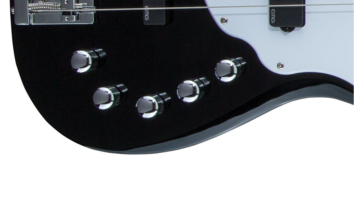 Both CBXM basses feature the same control setup and it gives you excellent control over your tone, with a master volume, pickup blend and 3-band EQ.