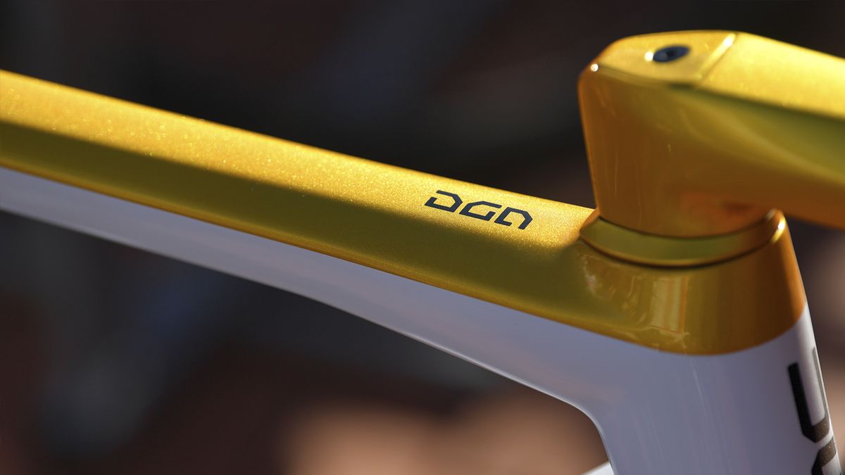 Greg Van Avermaet gold BMC Teammachine