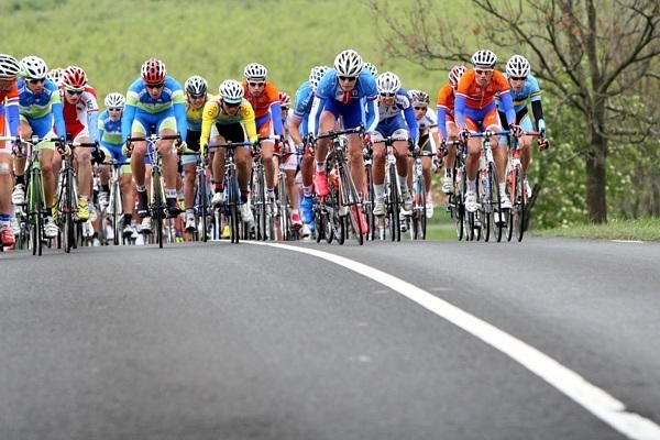 The peloton races on stage 1