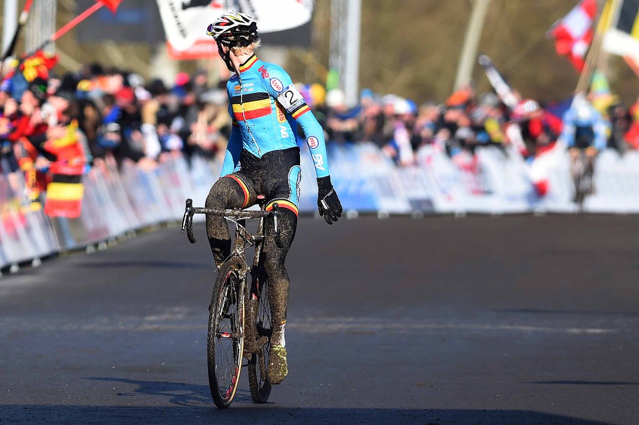 Michael Vanthourenhout (Belgium) wins the U23 world title