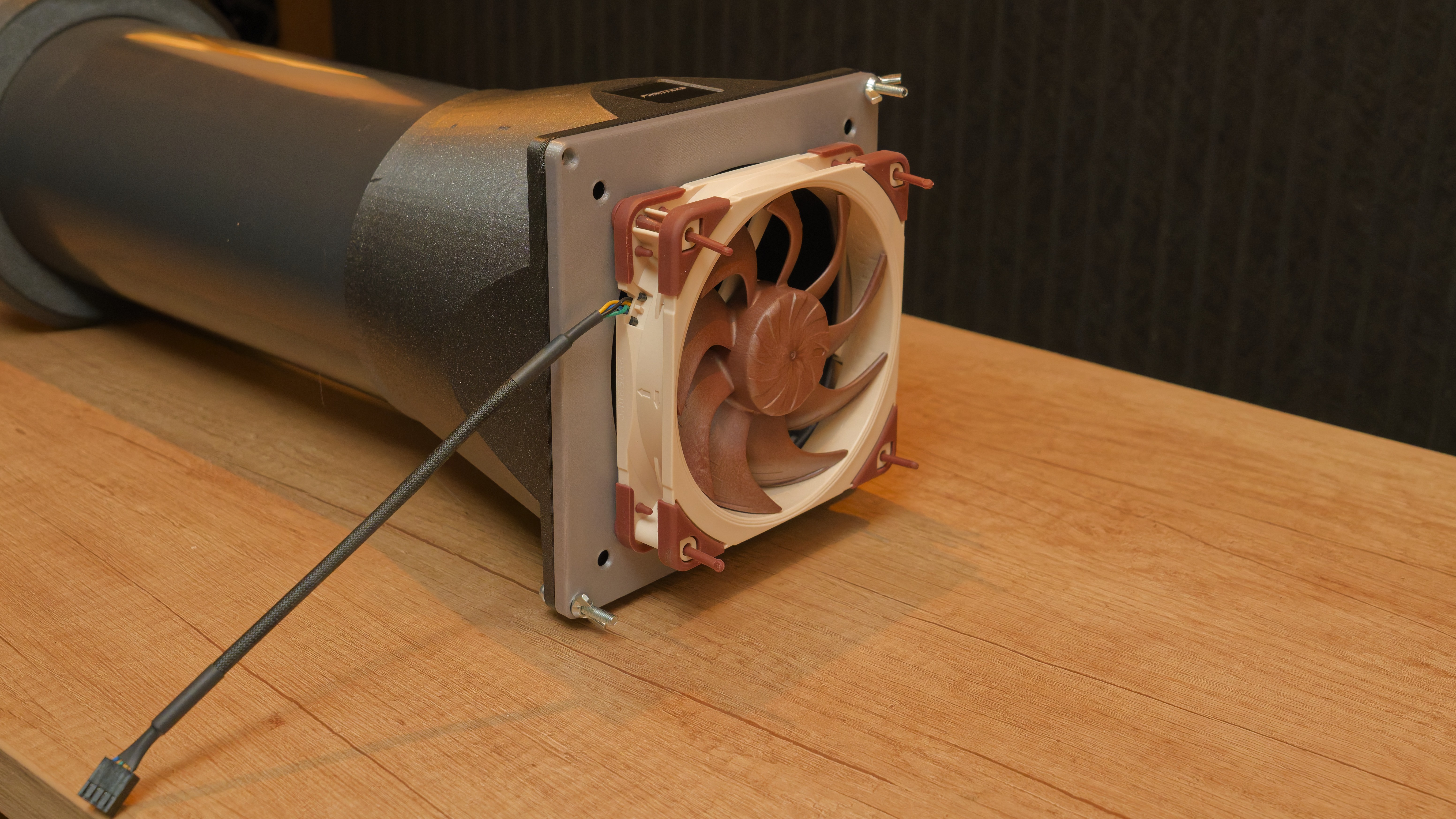 Picture with Mesh in front of fan