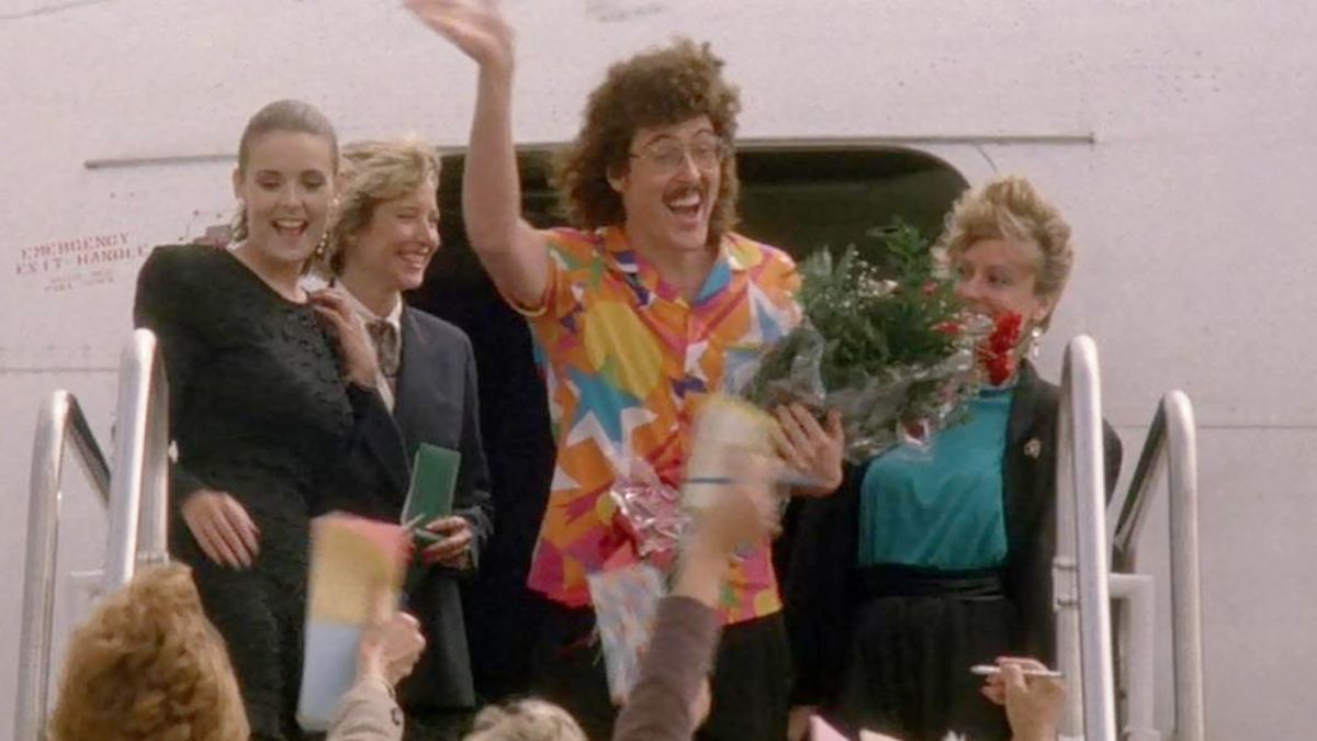 Weird Al Yankovic in The Naked Gun: From the Files of Police Squad!