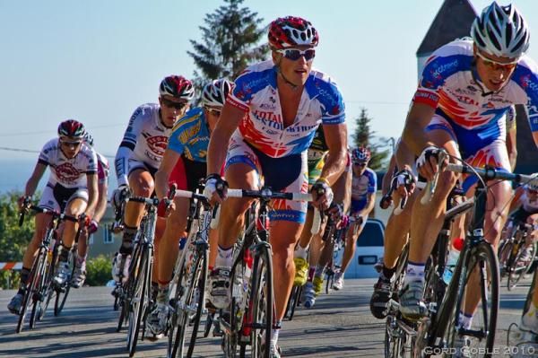 The Criterium pack action remained tight even halfway through the 60-lap, 60km Maximum Collision event.