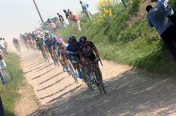O'Grady leads the escape of more than 30 riders