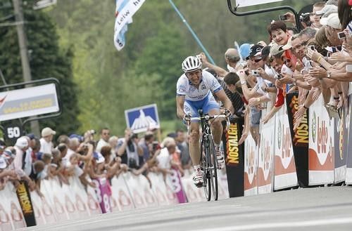 Rebellin arrives to win.