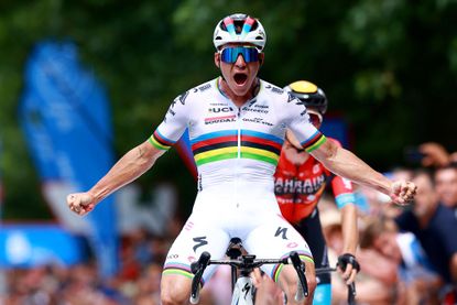 When A Rainbow Jersey Doesn't Mean You're a UCI World Champion - We Love  Cycling magazine