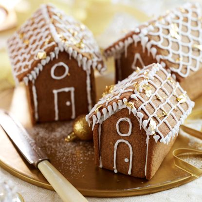 Gingerbread-houses-recipe-baking-photo
