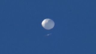  Chinese spy balloon flies above in Charlotte NC, United States on February 04, 2023. 
