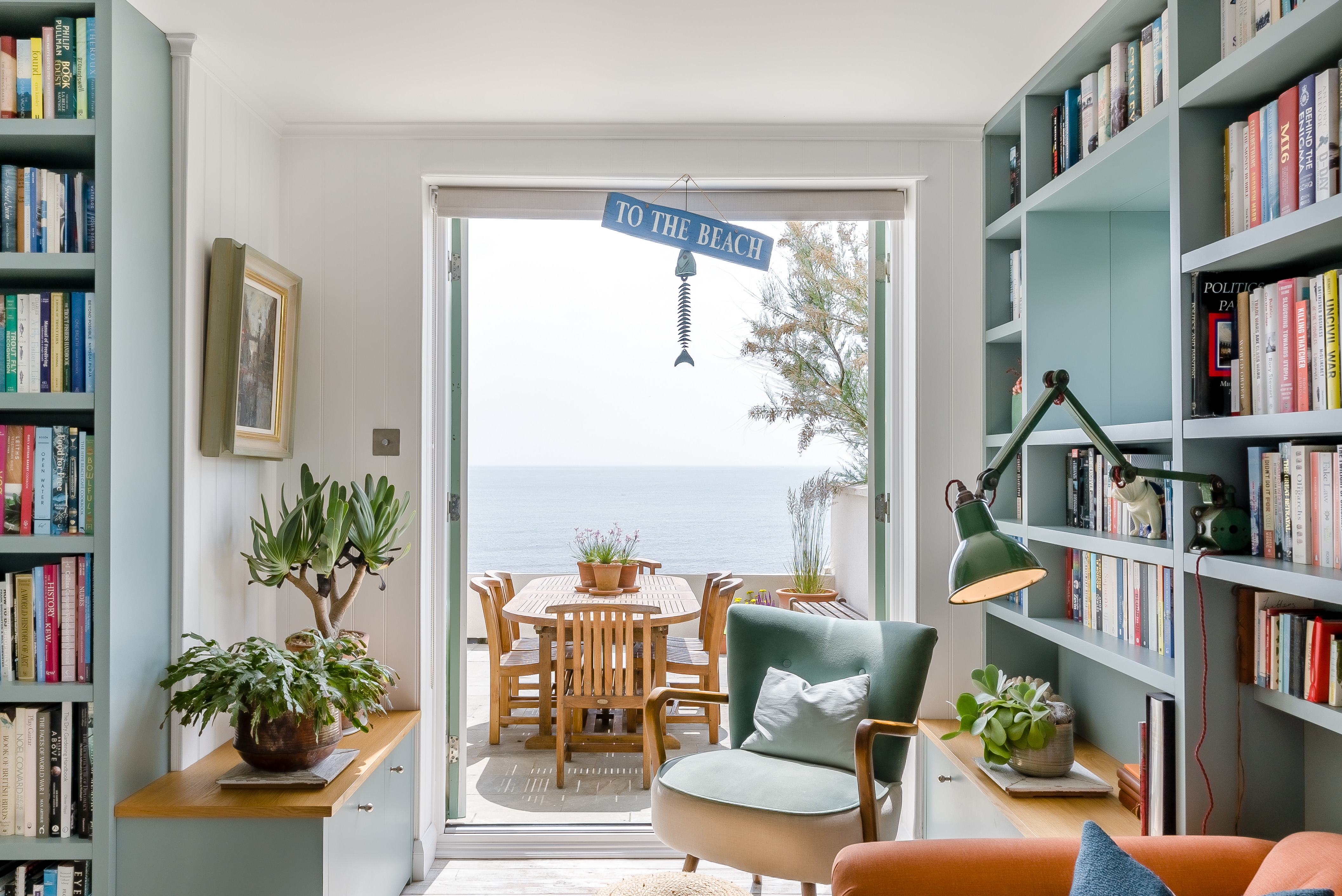 Art Deco cottage in the shadow of the White Cliffs of Dover