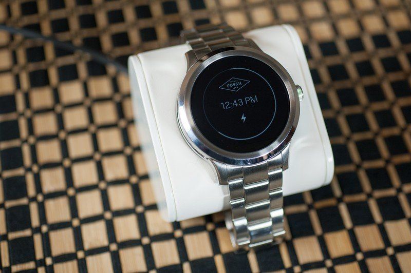 Fossil Q Founder and charger