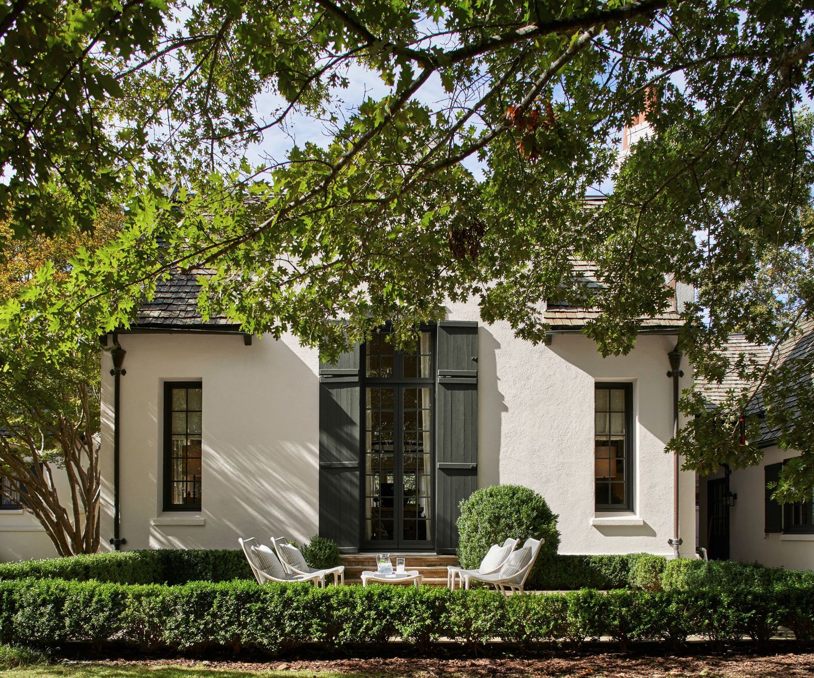 11 window trim colors to elevate your home's exterior Homes and Gardens