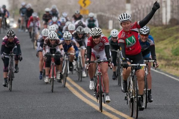 Ina-Yoko Teutenberg (HTC-Highroad) wins the soggy Almond Blossom Road Race, her second victory in two days at the Merco Cycling Classic.
