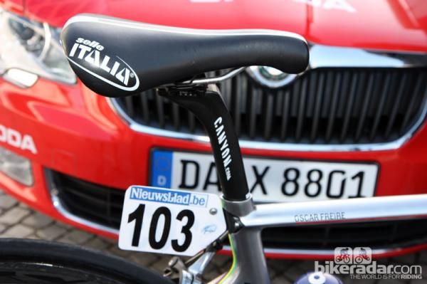 Oscar Freire (Katusha) uses a custom Selle Italia saddle with a clipped nose.