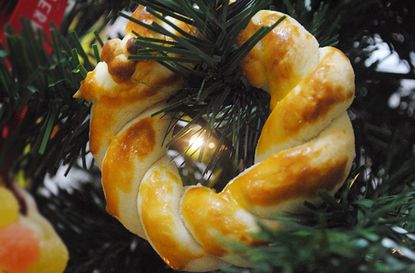 Christmas pastry wreath decorations