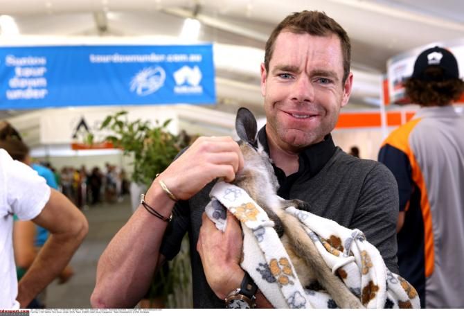Cuddles with Cadel at the Tour Down Under