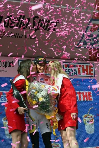 Thomas L&ouml;vkvist (Team Columbia - Highroad) is showered with confetti on the podium.