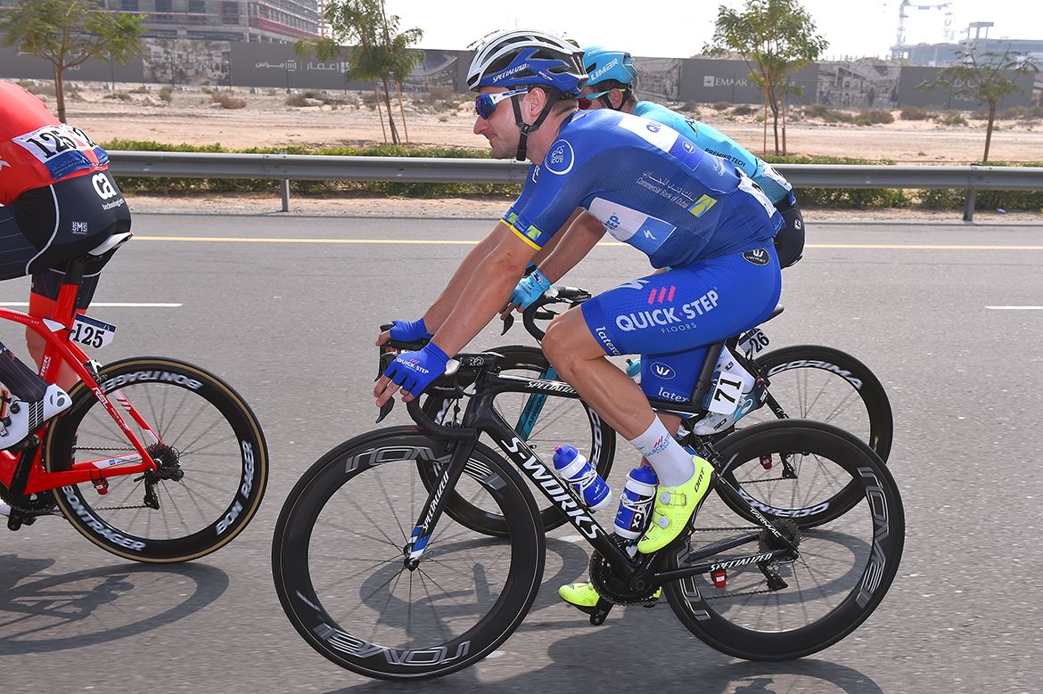 Elia Viviani in the blue jersey