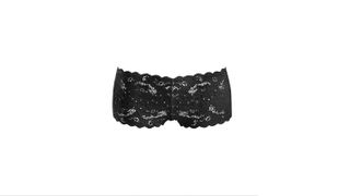 best underwear: Hanro underwear in lace black