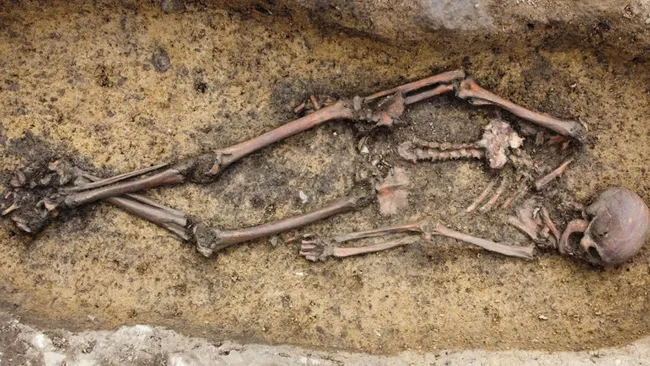 50 Viking Age burials discovered in Denmark (4 min)