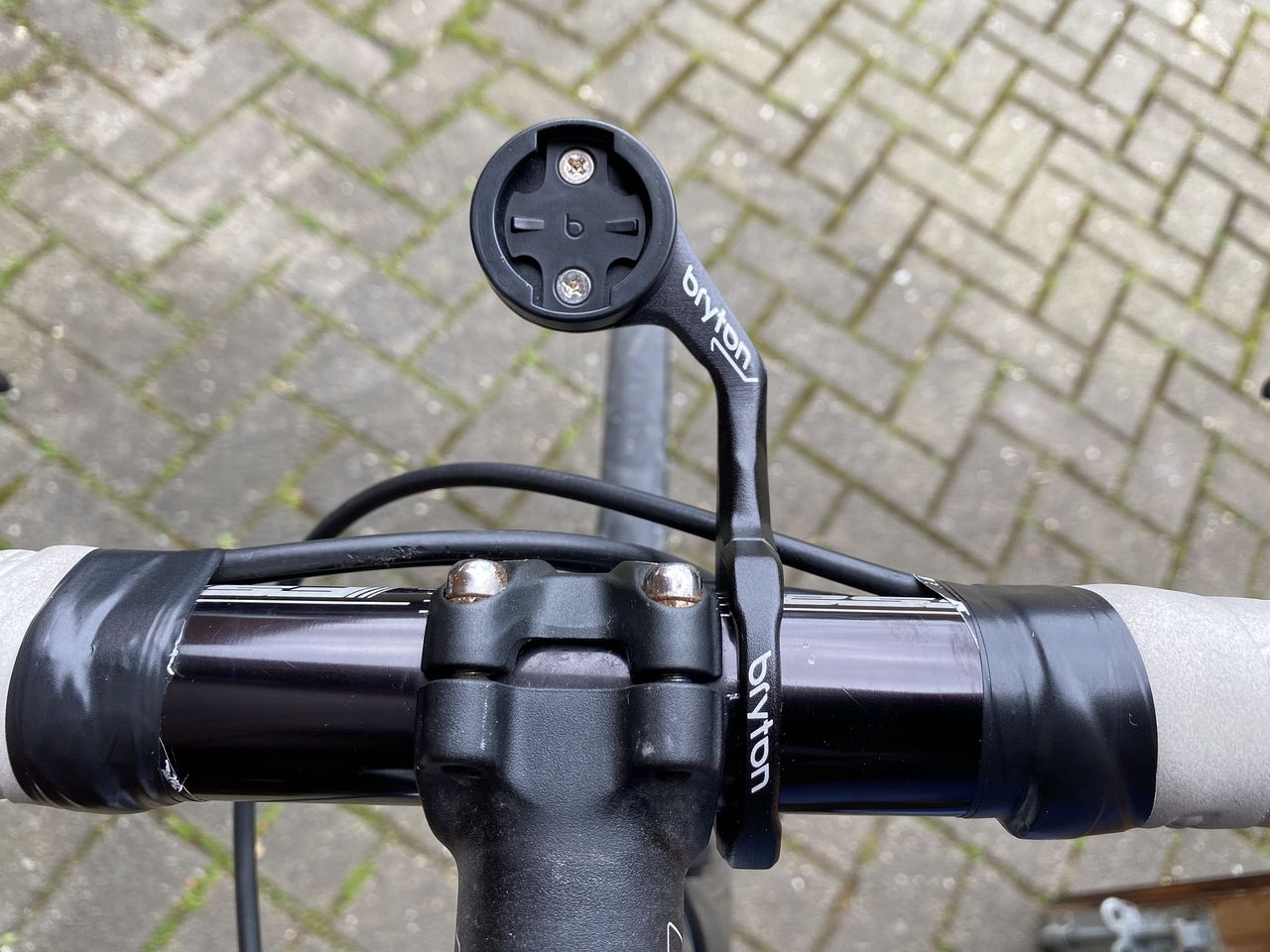 Alloy mount