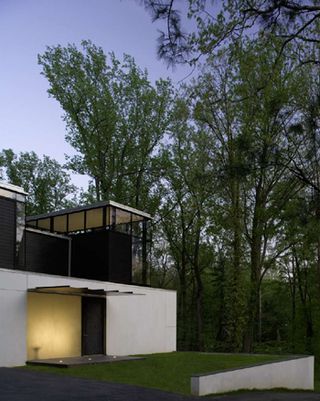 BlackWhite House in Bethesda by David Jameson Architects