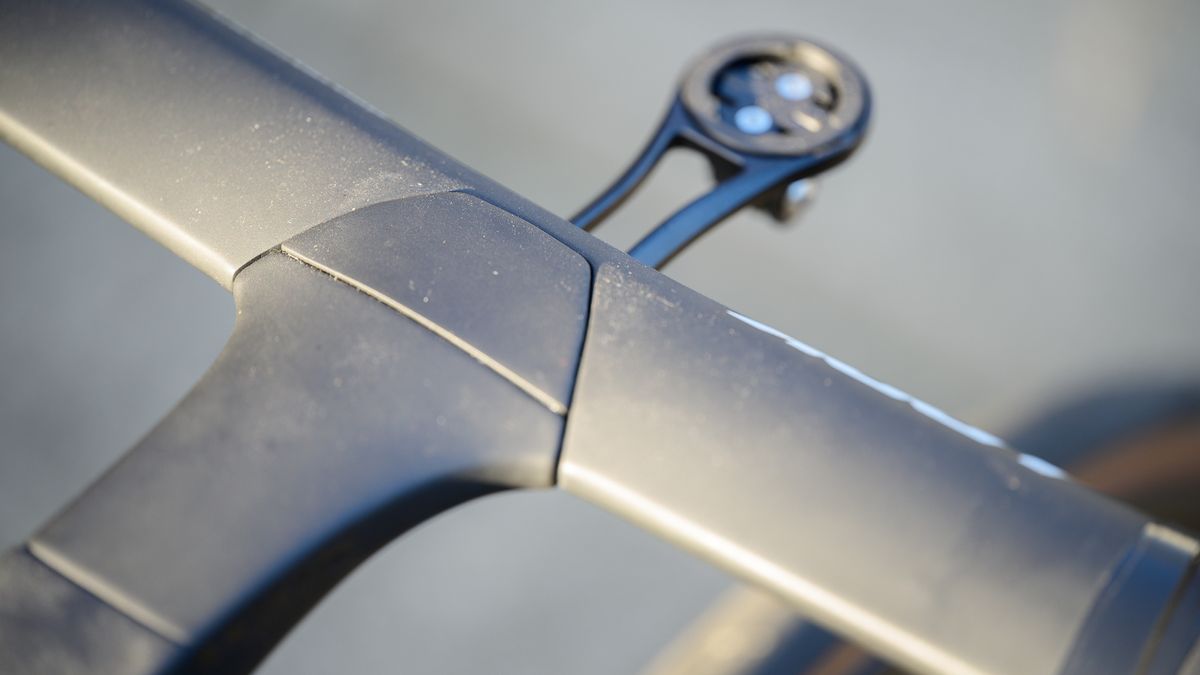 Look 795 Blade RS cover over handlebar and stem joint