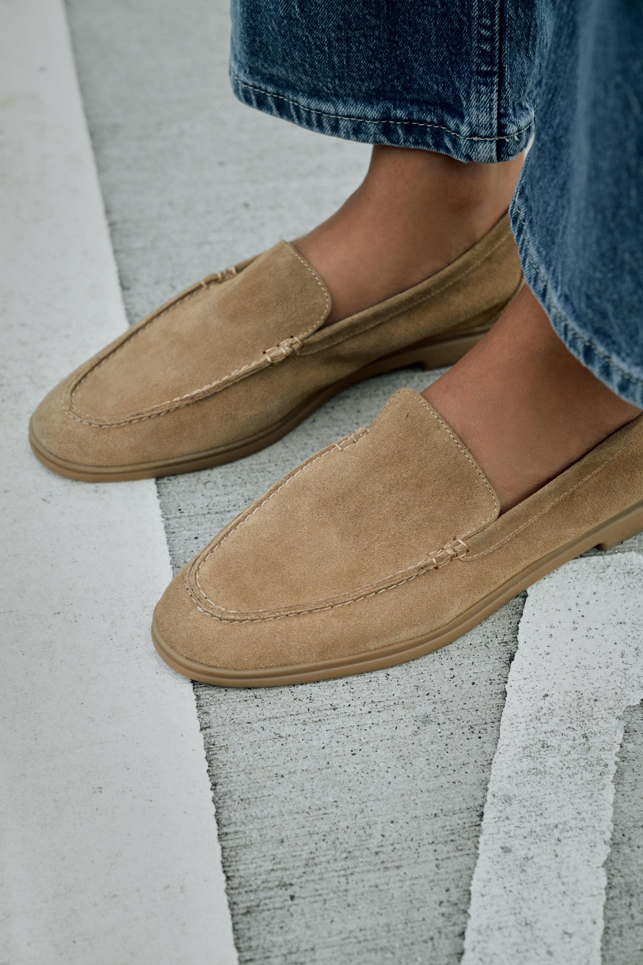 ZARA Low Heel Split Leather Loafers