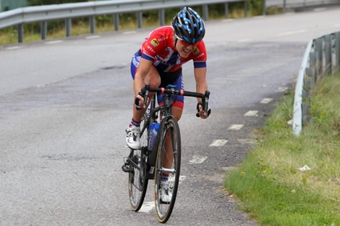 Cecile Johnsen (Hitec Products) made a big effort to bridge to the leaders