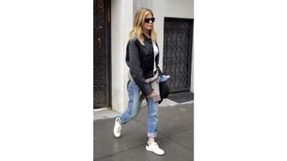 Jennifer Aniston wearing trainers