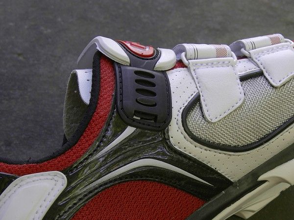 The main strap is adjustable in length, though we still had problems getting it short enough for our average-sized feet