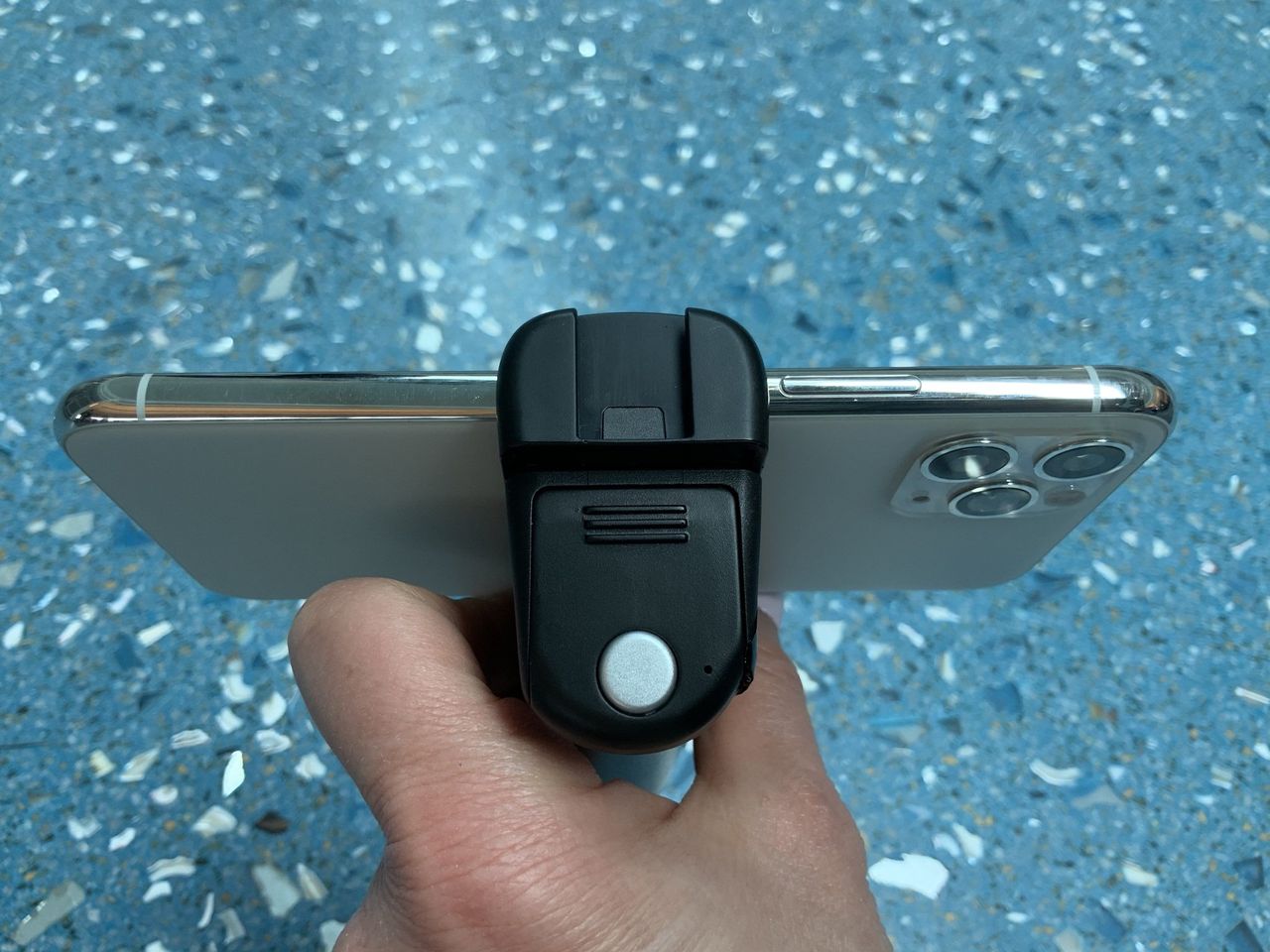 Adonit V-Grip Stand Selfie Stick
