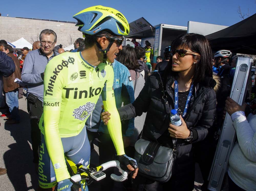 Alberto Contador (Tinkoff) before the start with his partner Macarena