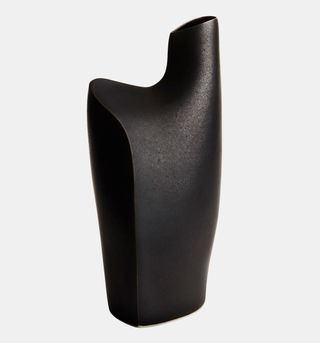 Black ceramics vessel