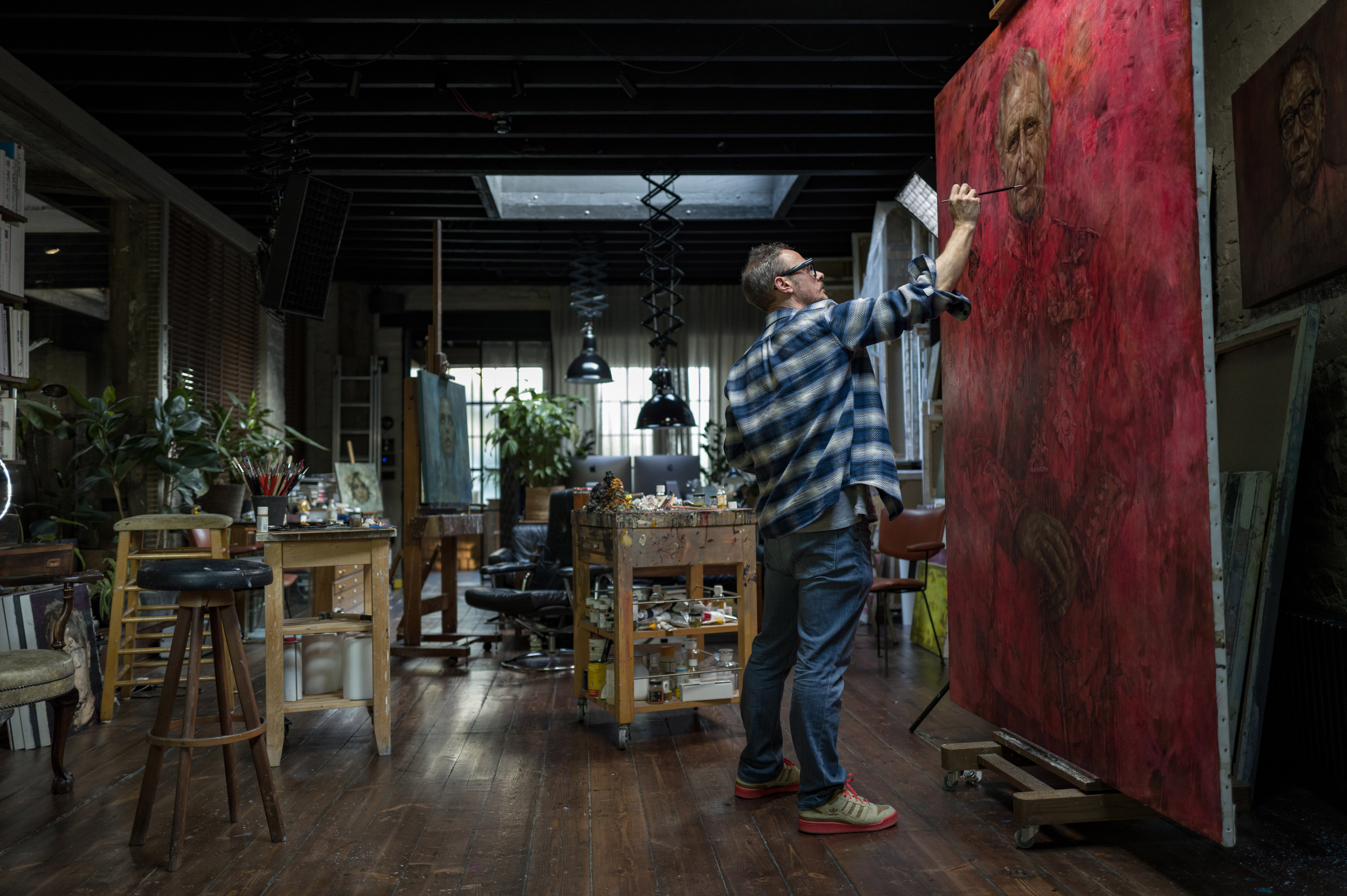 Jonathan Yeo painting Charles III's portrait