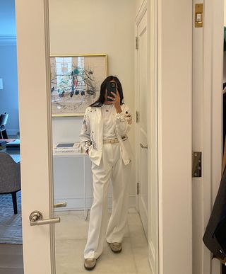 @nicoleakhtarzad summer all-white outfit mirror selfie.