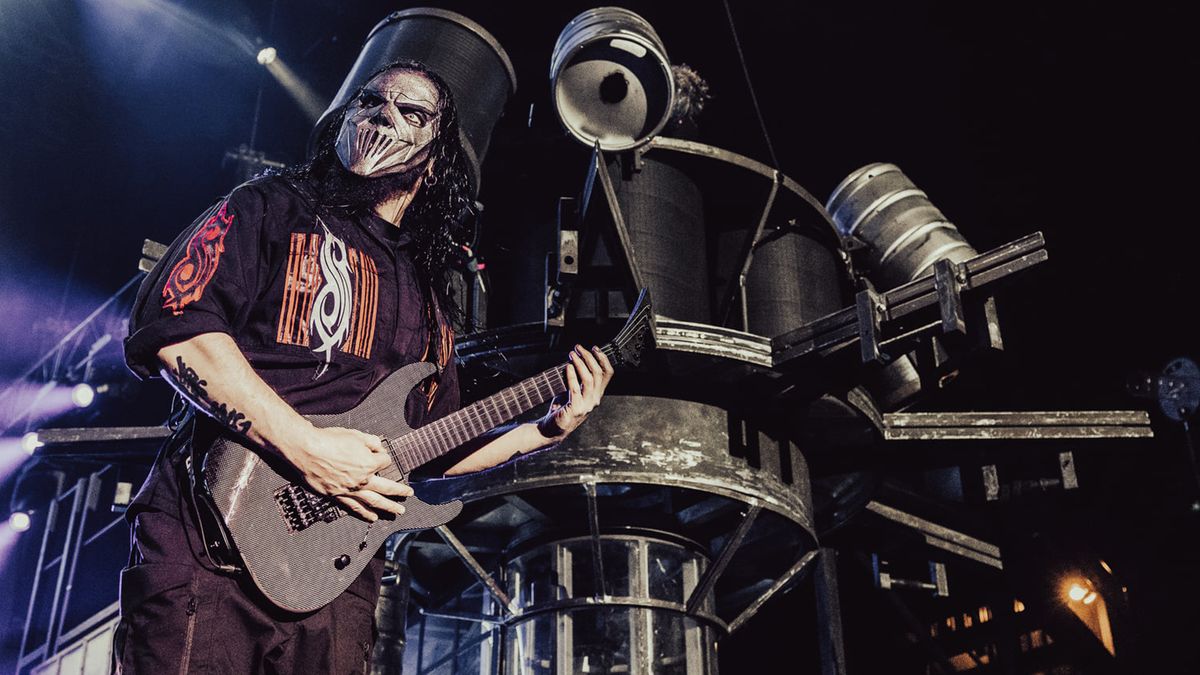 Mick Thomson of Slipknot