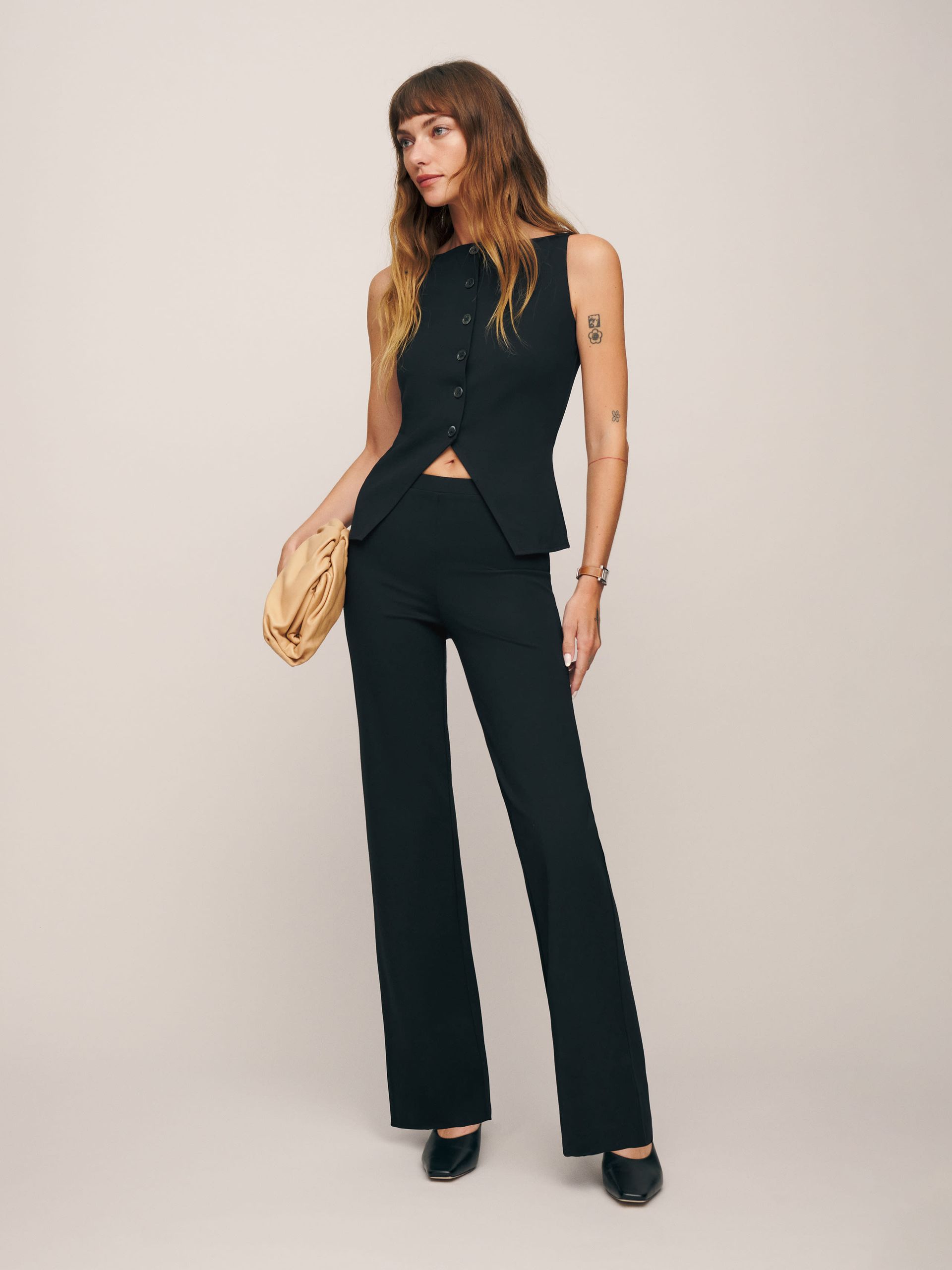 missing-image تسوق من بين 32 اختيارات للأزياء الإصلاحية لفصل الربيع من محررينا