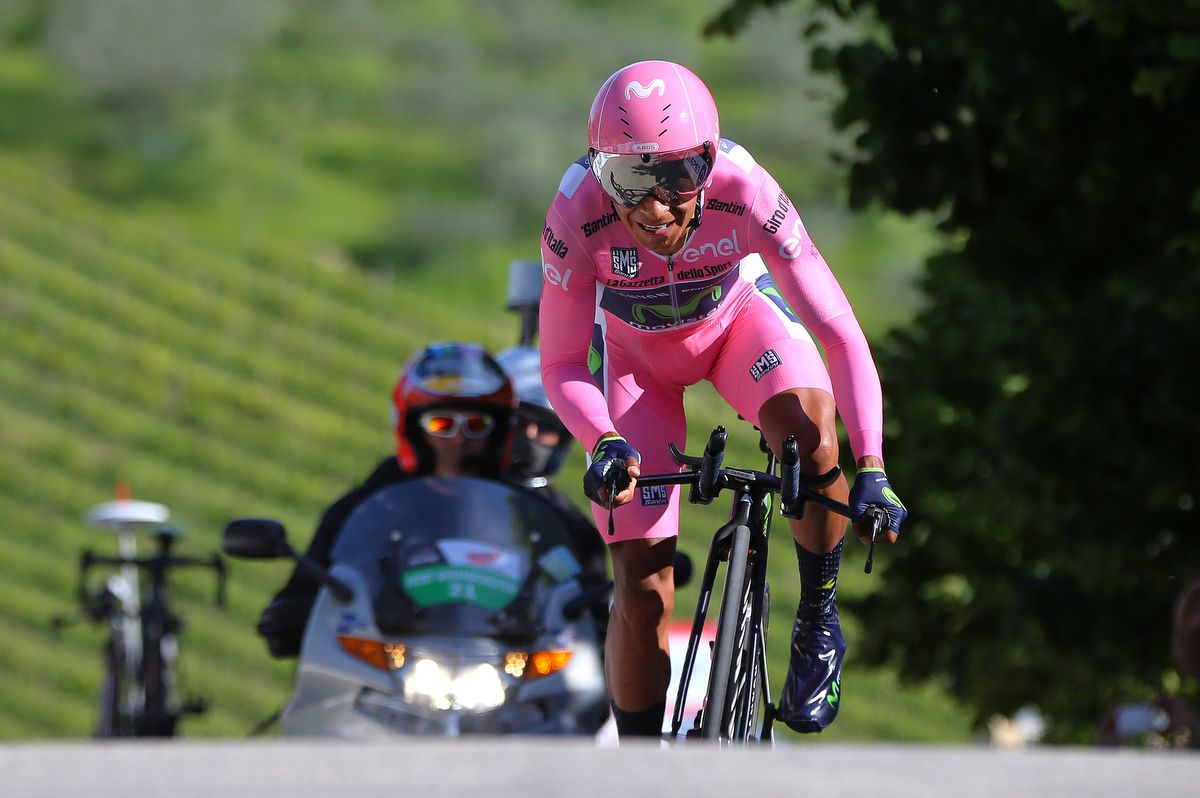Nairo Quintana (Movistar) battles to save the pink jersey