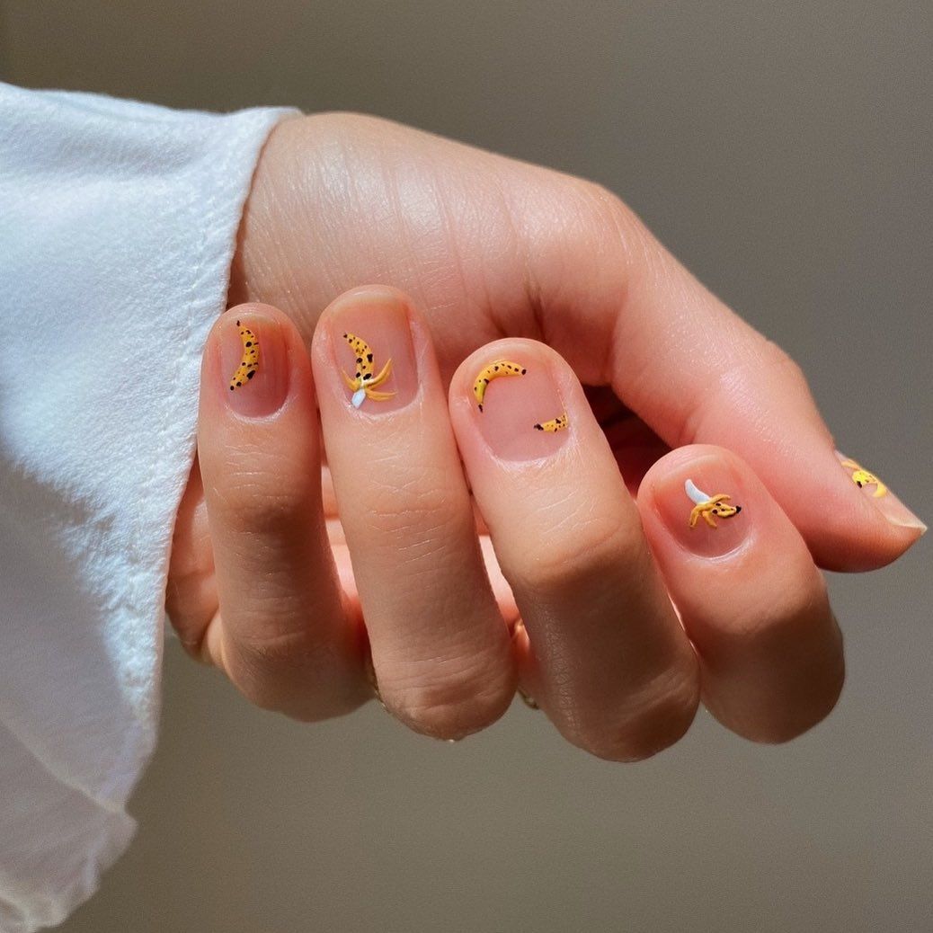 Banana nail art