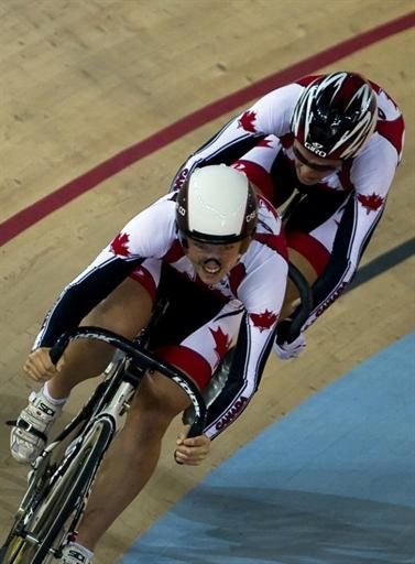 Canada's Monique Sullivan and Tara Whitten power to a bronze medal in the team sprint.