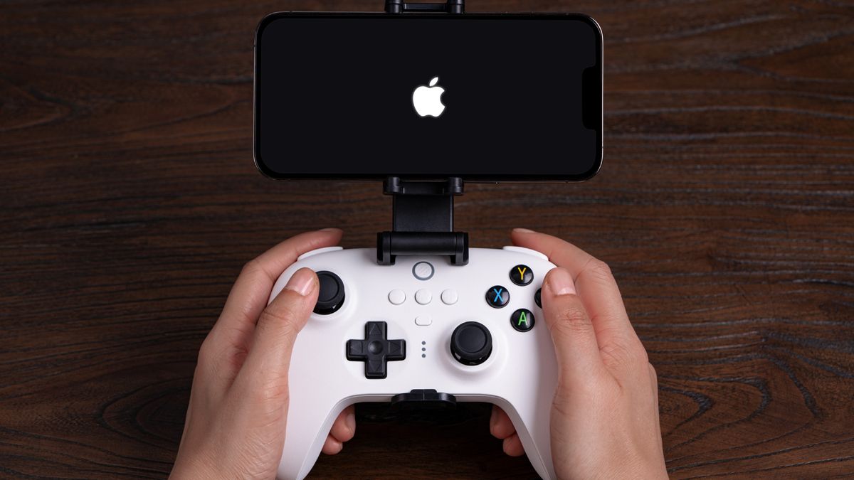 Apple Arcade gamers can now use some of the best controllers with iOS