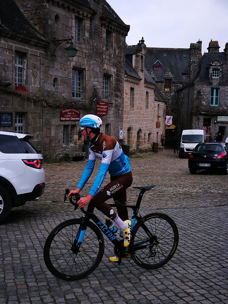 Romain Bardet (AG2R La Mondiale) training on stage 5 of Tour de France