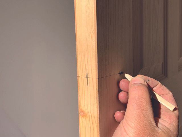 how-to-hang-a-door-a-diyer-s-guide-homebuilding