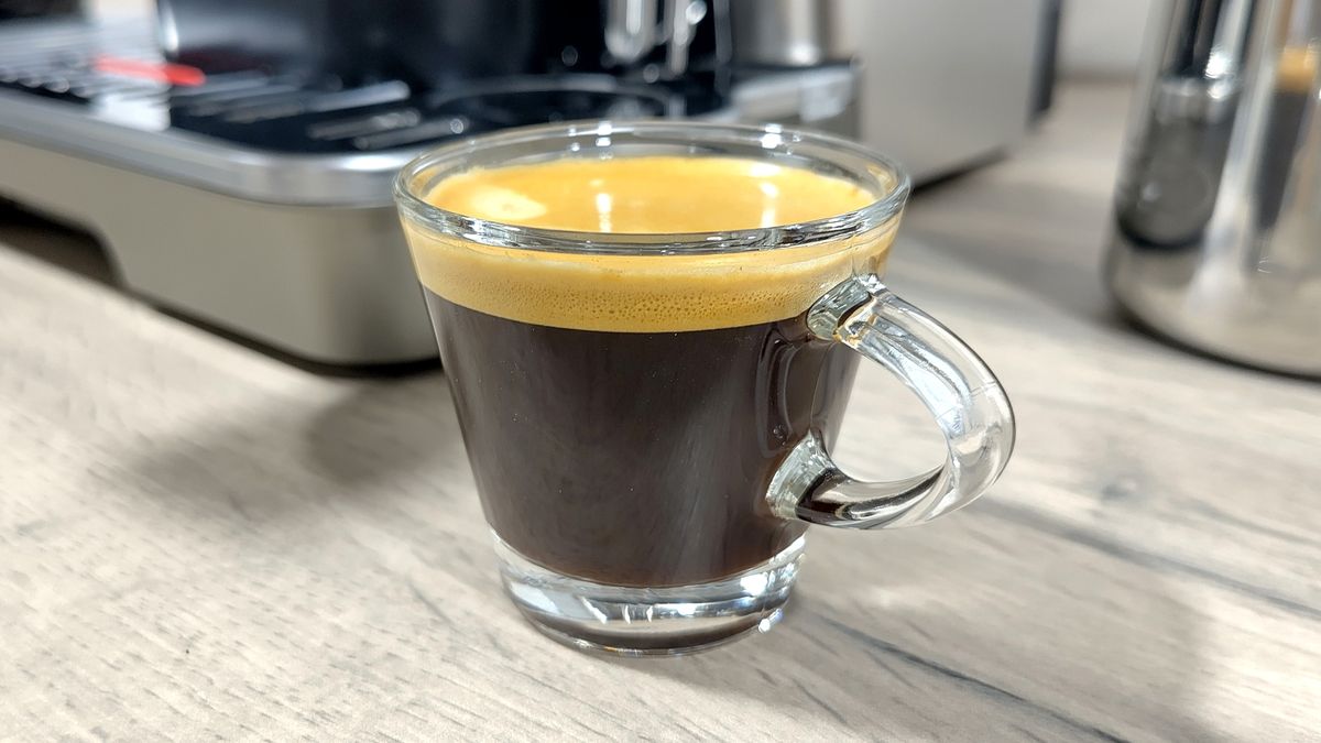 Espresso prepared using De'Longhi La Specialista Touch coffee machine