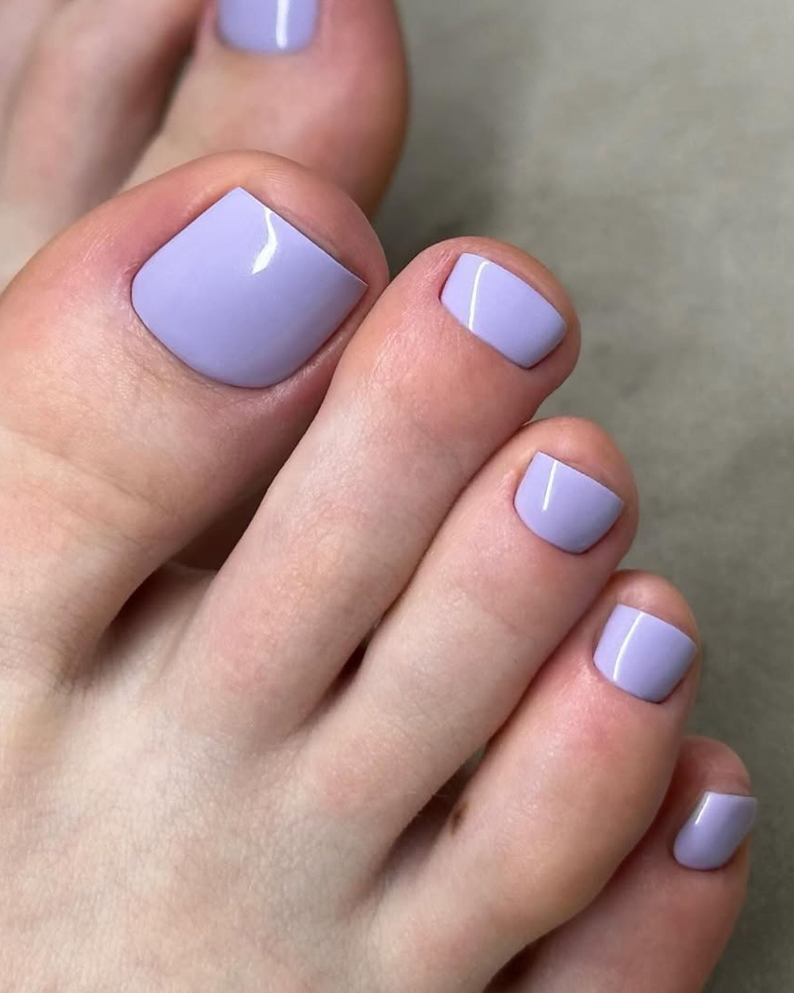 Fliederfarbener Pediküre-Trend @bombshellnailslondon