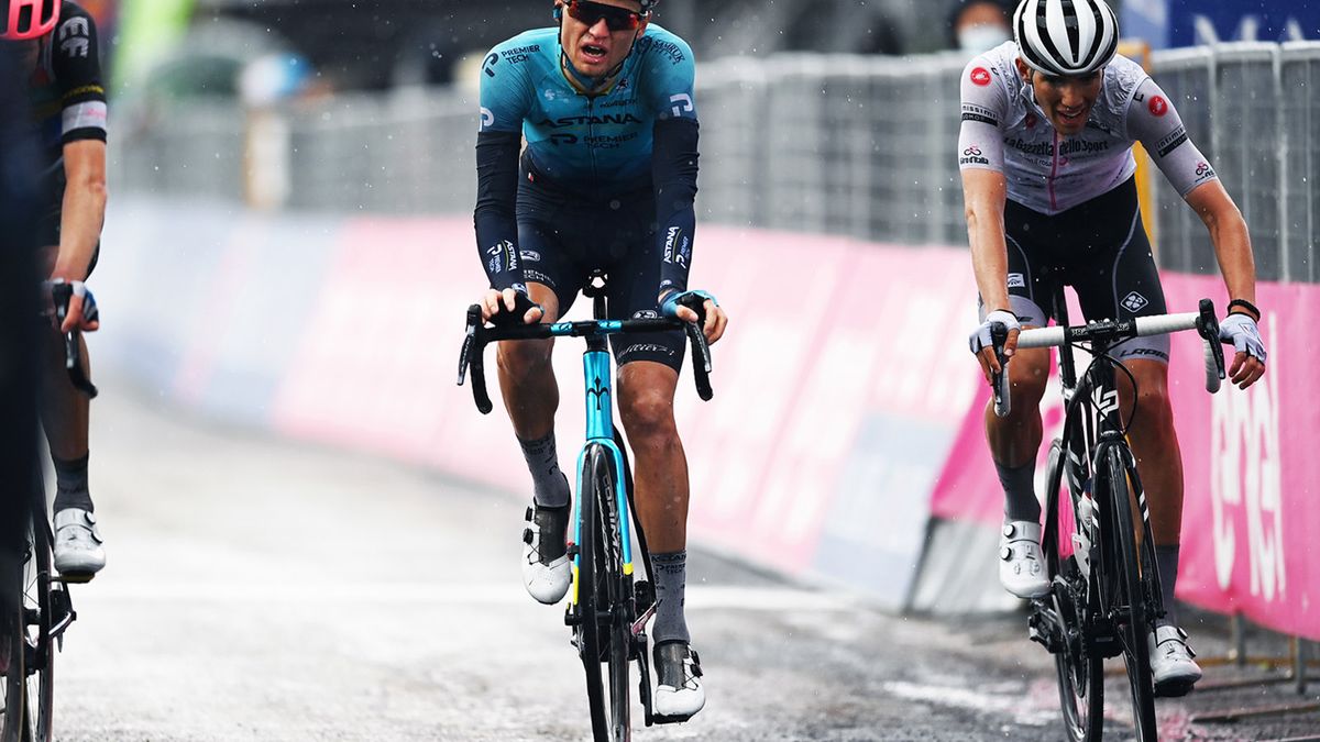 Riders in the rain at the Giro d'Italia