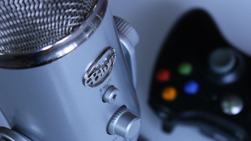 Blue yeti with xbox controller