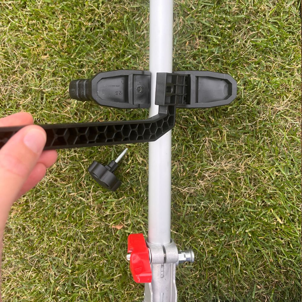 adjusting handle on webb multi tool